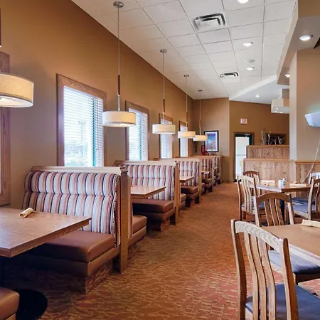 Best Western Plus Winnipeg Airport Hotel-2