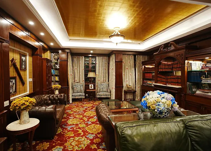 Best 5-Star Hotels in Darjeeling
