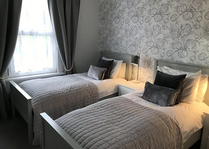 Best Hotels in Glastonbury